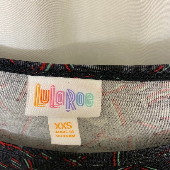 LulaRoe printed Irma tunic top - Picture 3 of 9